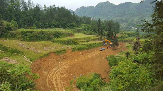 “興隆灣項(xiàng)目”新建公路正式通車(chē)
